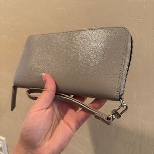 Wallet Halogen